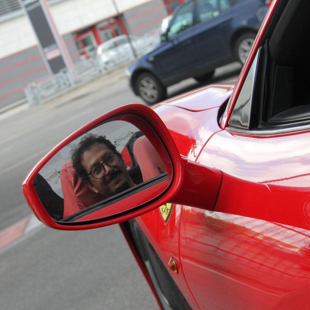 Ferrari por el espejo